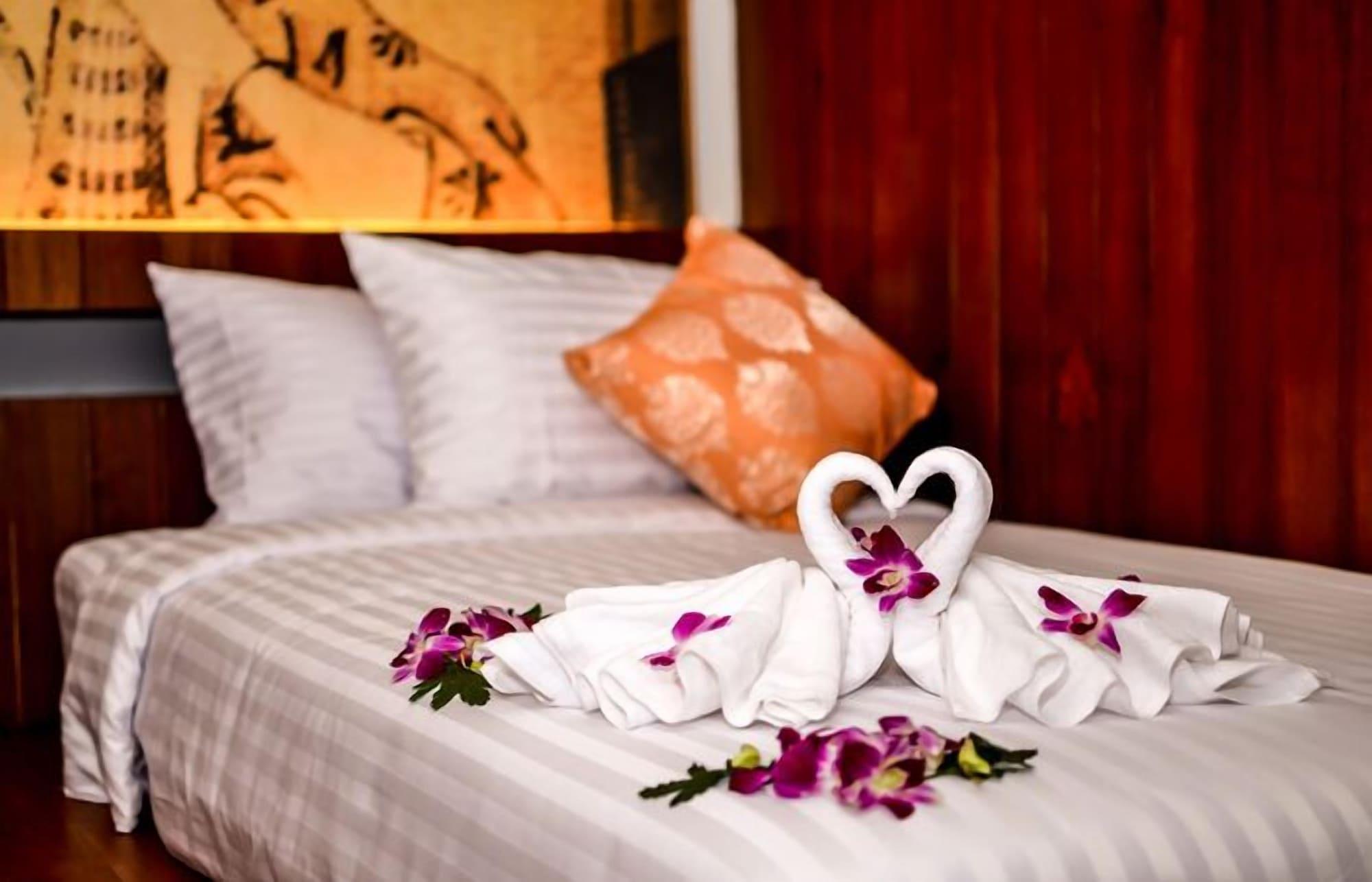 Lap Roi Karon Beachfront By Shanaya מראה חיצוני תמונה